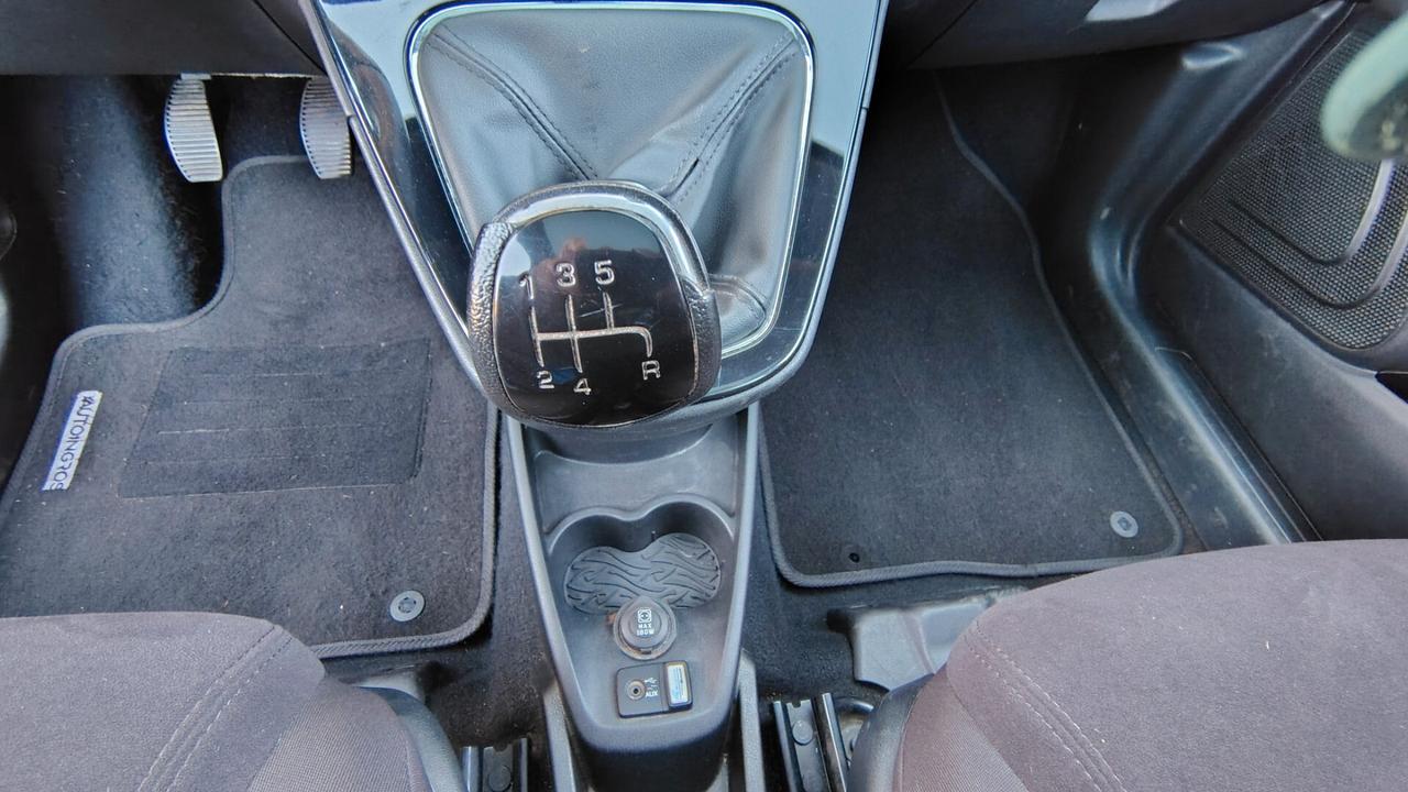 Lancia Ypsilon 0.9 BENZINA TWIN AIR 85 CV SILVER