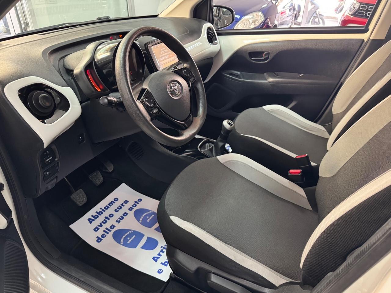 Toyota Aygo 1.0 VVT-i 69 CV 5 porte x-play