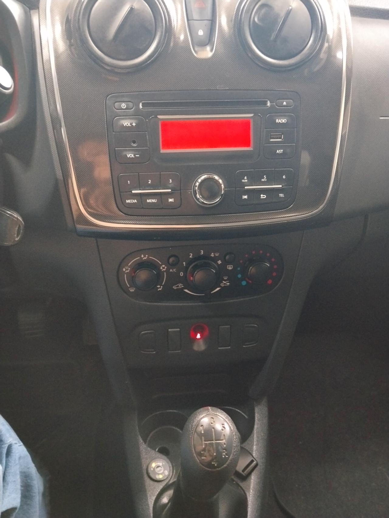 Dacia Sandero 900 bnz / GPL 2017 CON GARANZIA