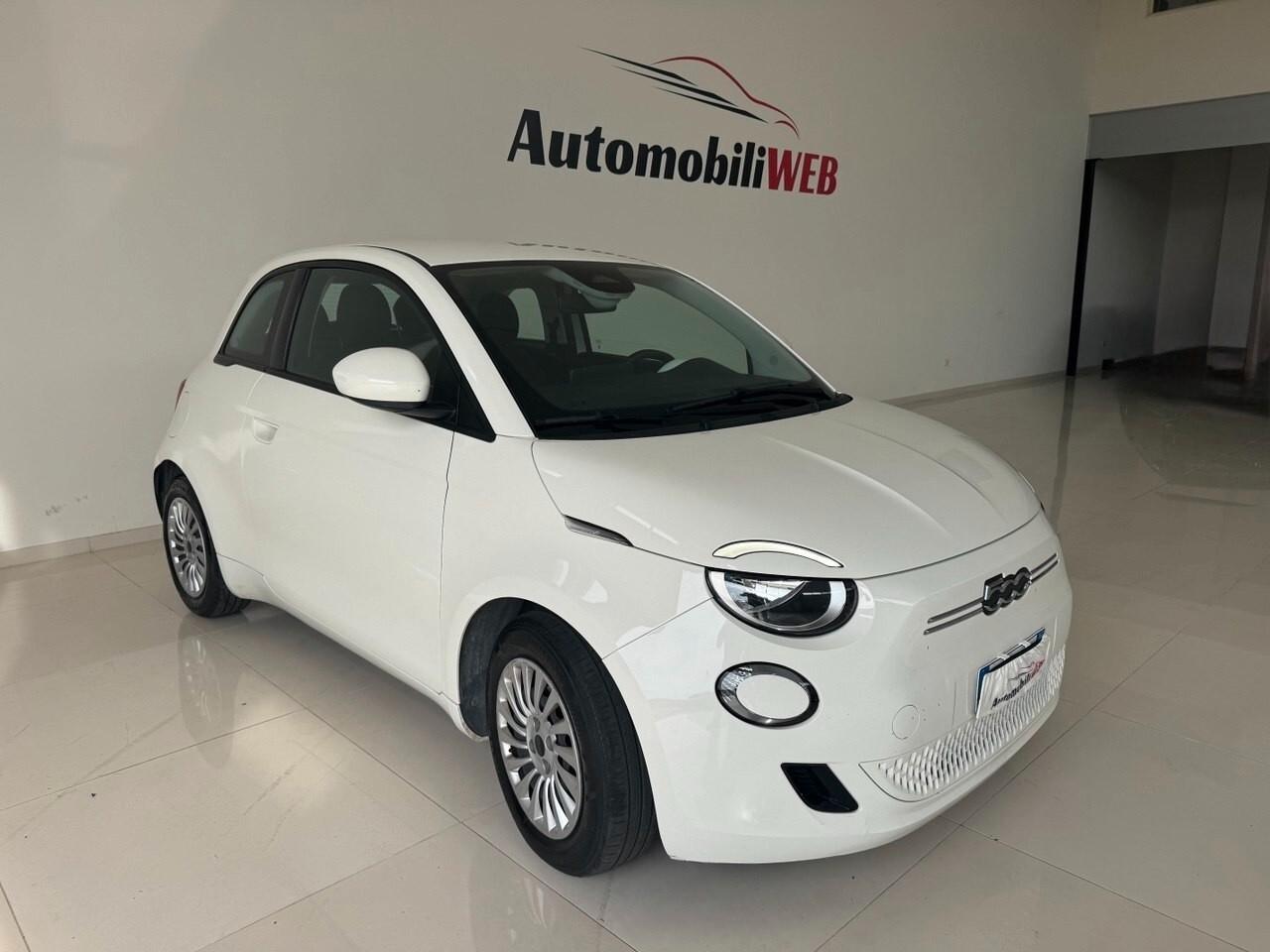 Fiat 500 500e Berlina 42 kWh La Prima