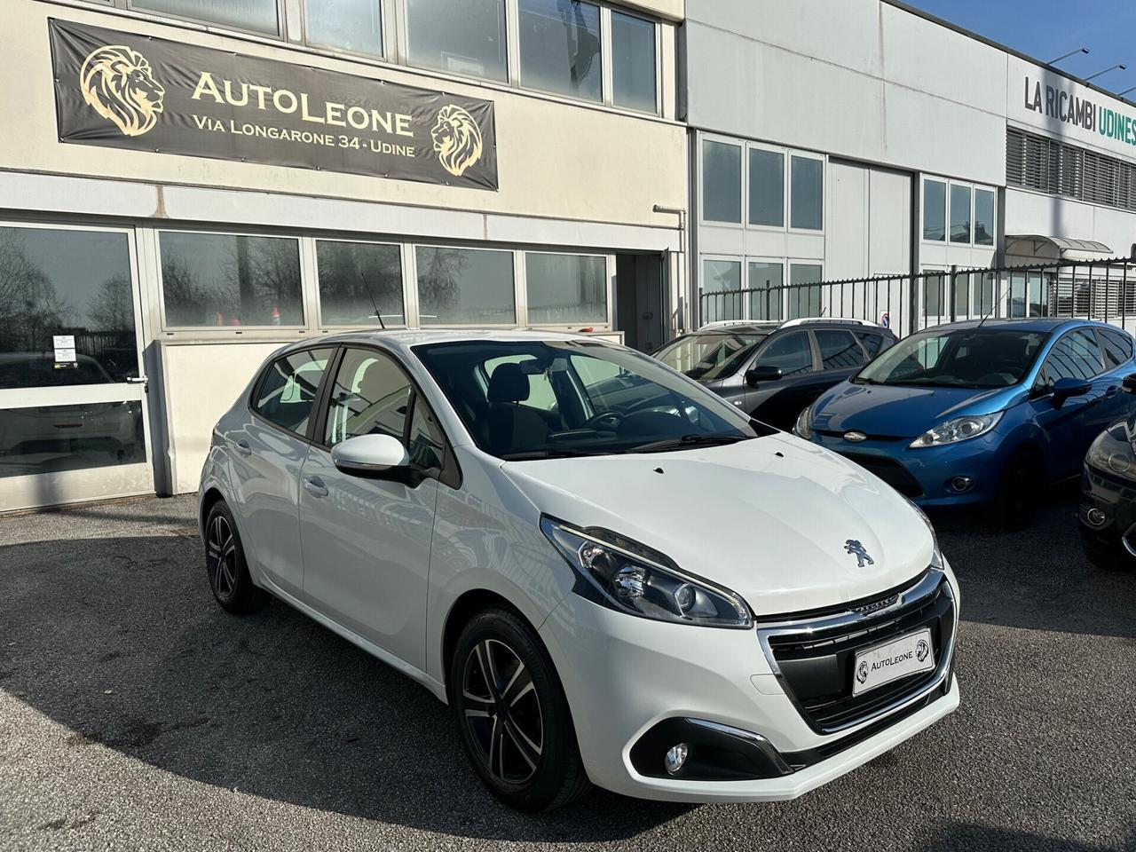Peugeot 208 PureTech 82 5 porte Touch