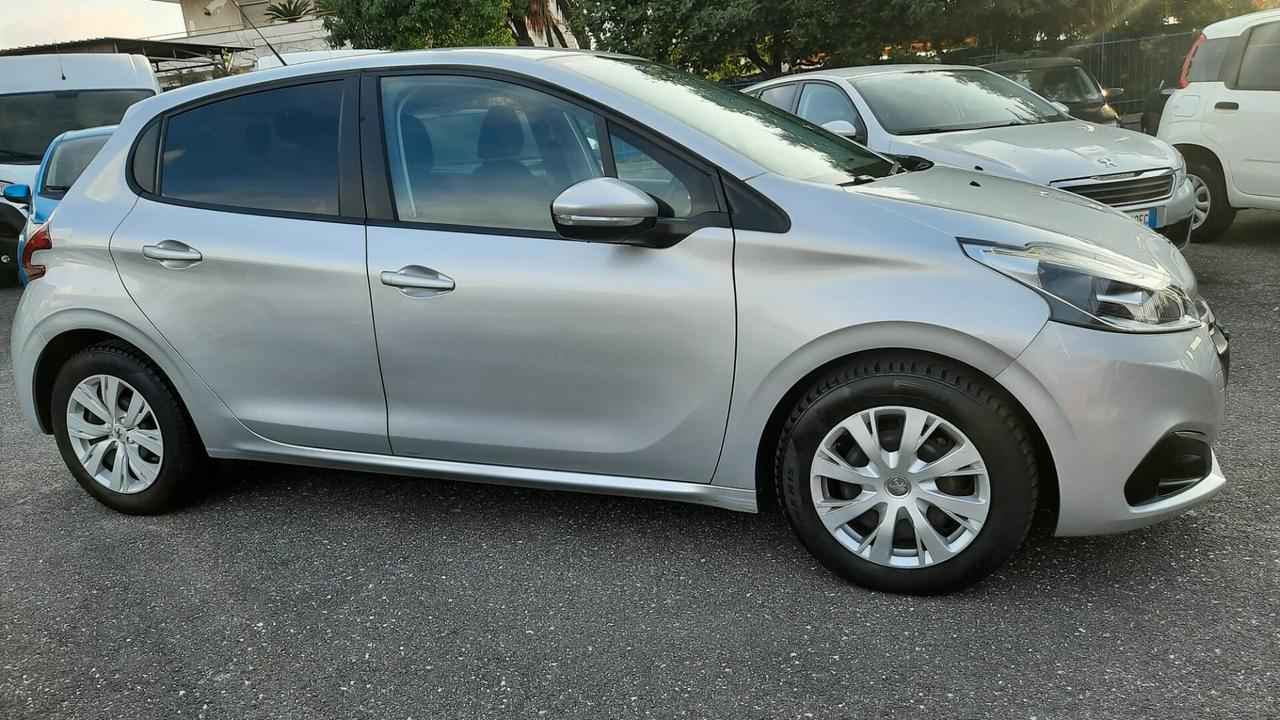 Peugeot 208 BlueHDi 75 5 porte Allure