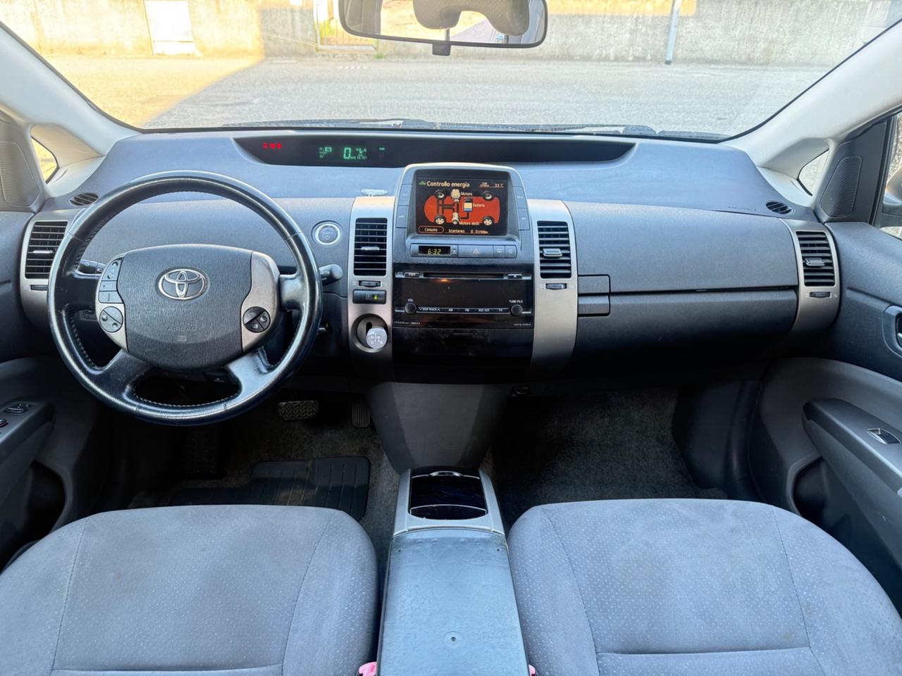 Toyota Prius 1.5 HYBRID 5P. POCHI KM 2008 NEOPAT
