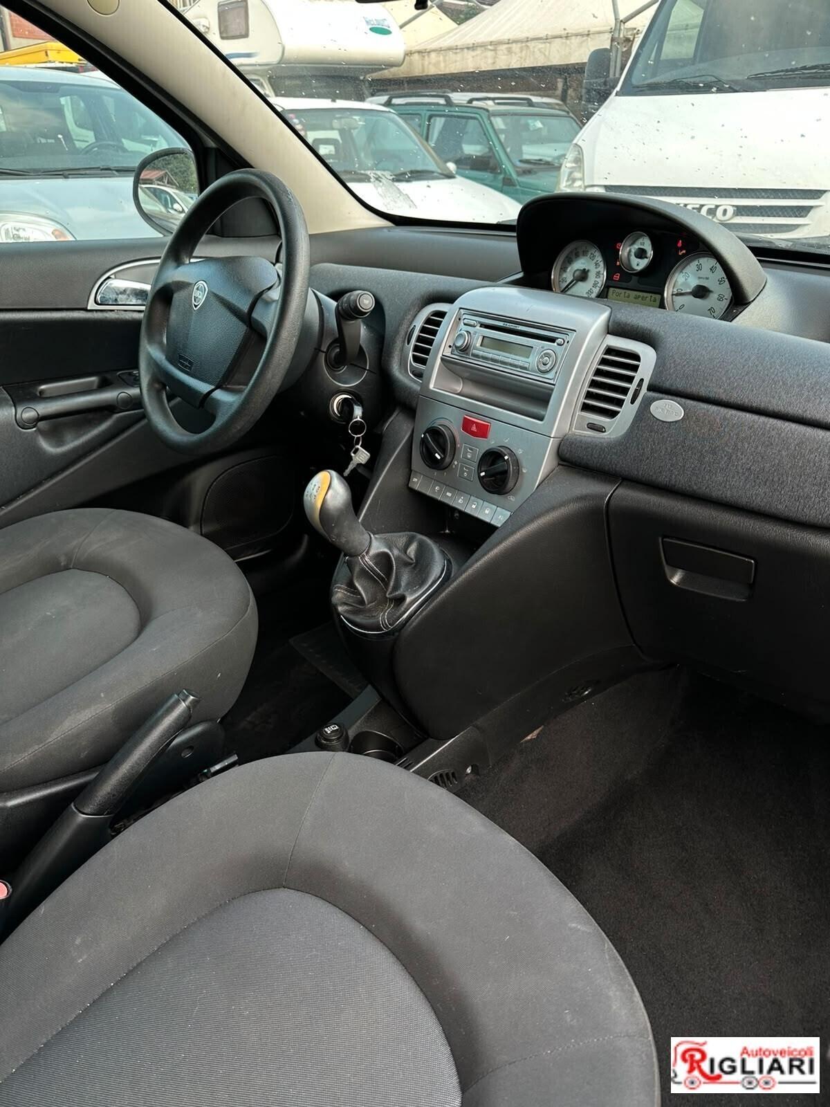 Lancia Ypsilon 1.3 MJT 75 CV Unyca
