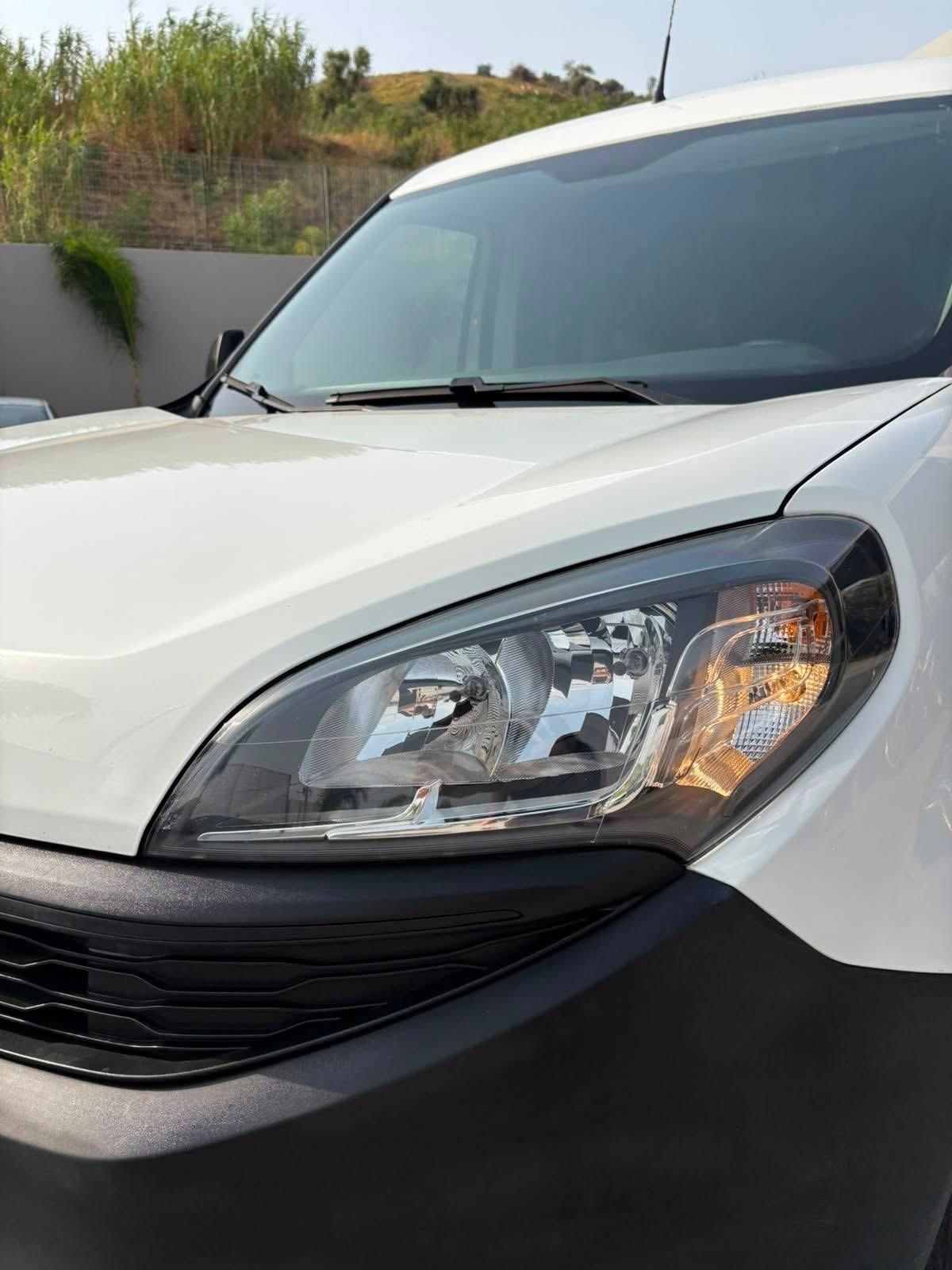 Fiat Doblo Doblò 1.6 MTJ 105 Cv E6D modello Lounge