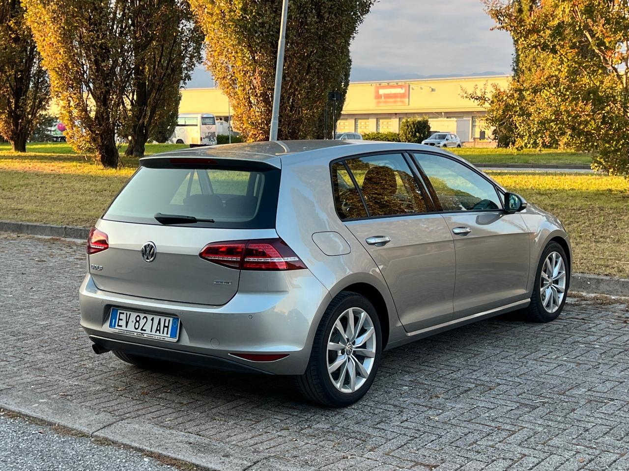 Volkswagen Golf 1.6 TDI DSG 5p. Highline BlueMotion Technology