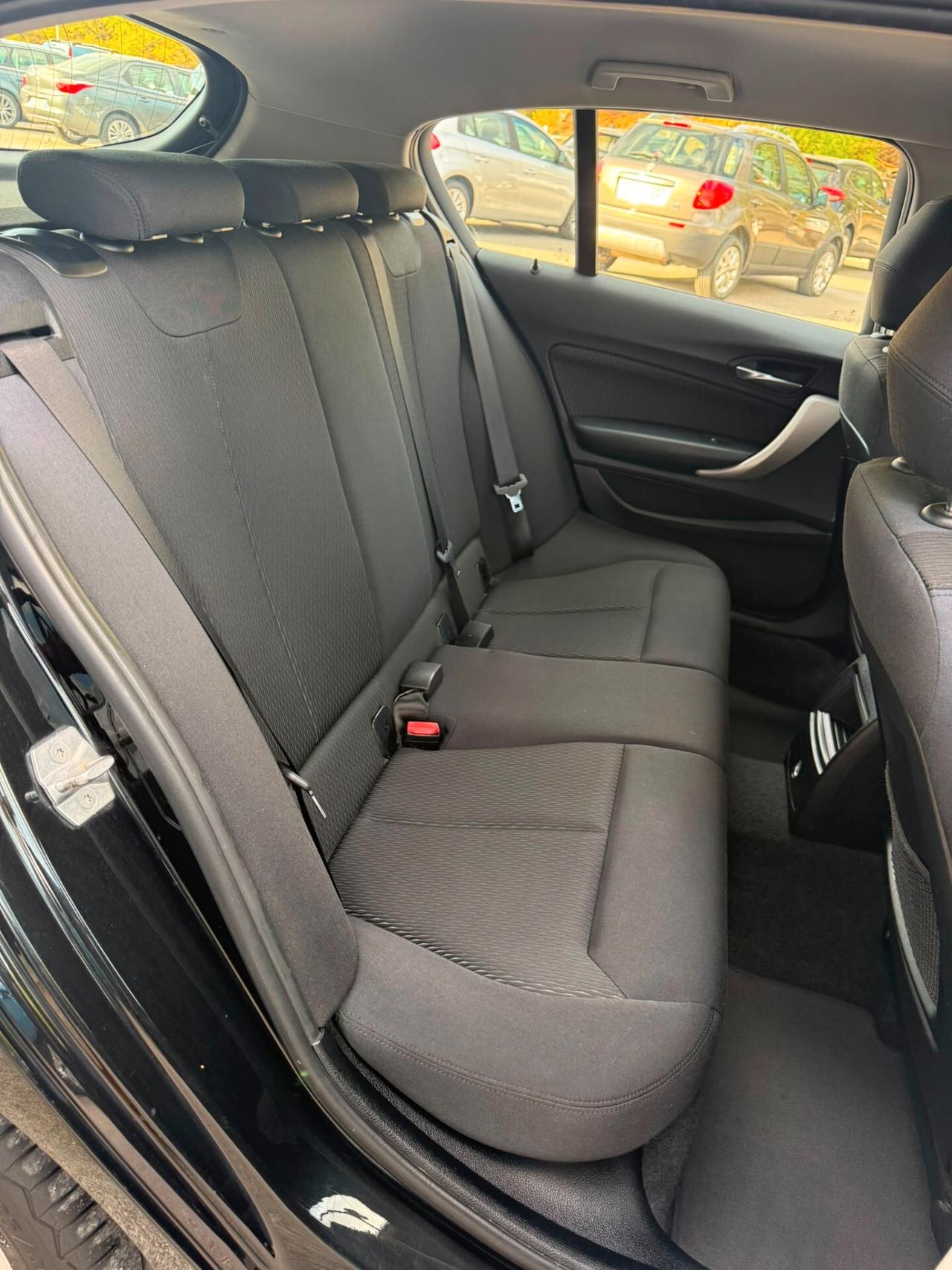 Bmw 116 116d 5p. Urban