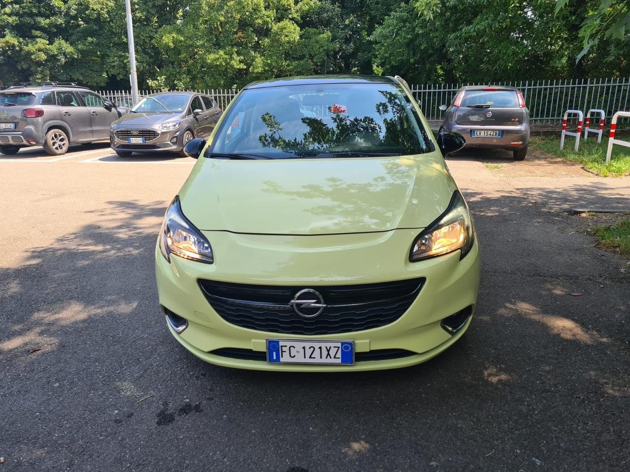 Opel Corsa 1.2 Coupé b-Color