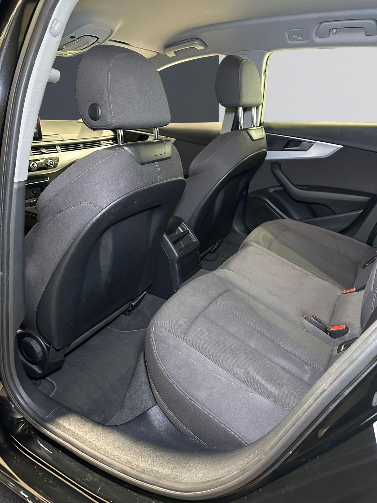 Audi A4 Avant 2.0 TDI 190 CV S tronic S-LINE