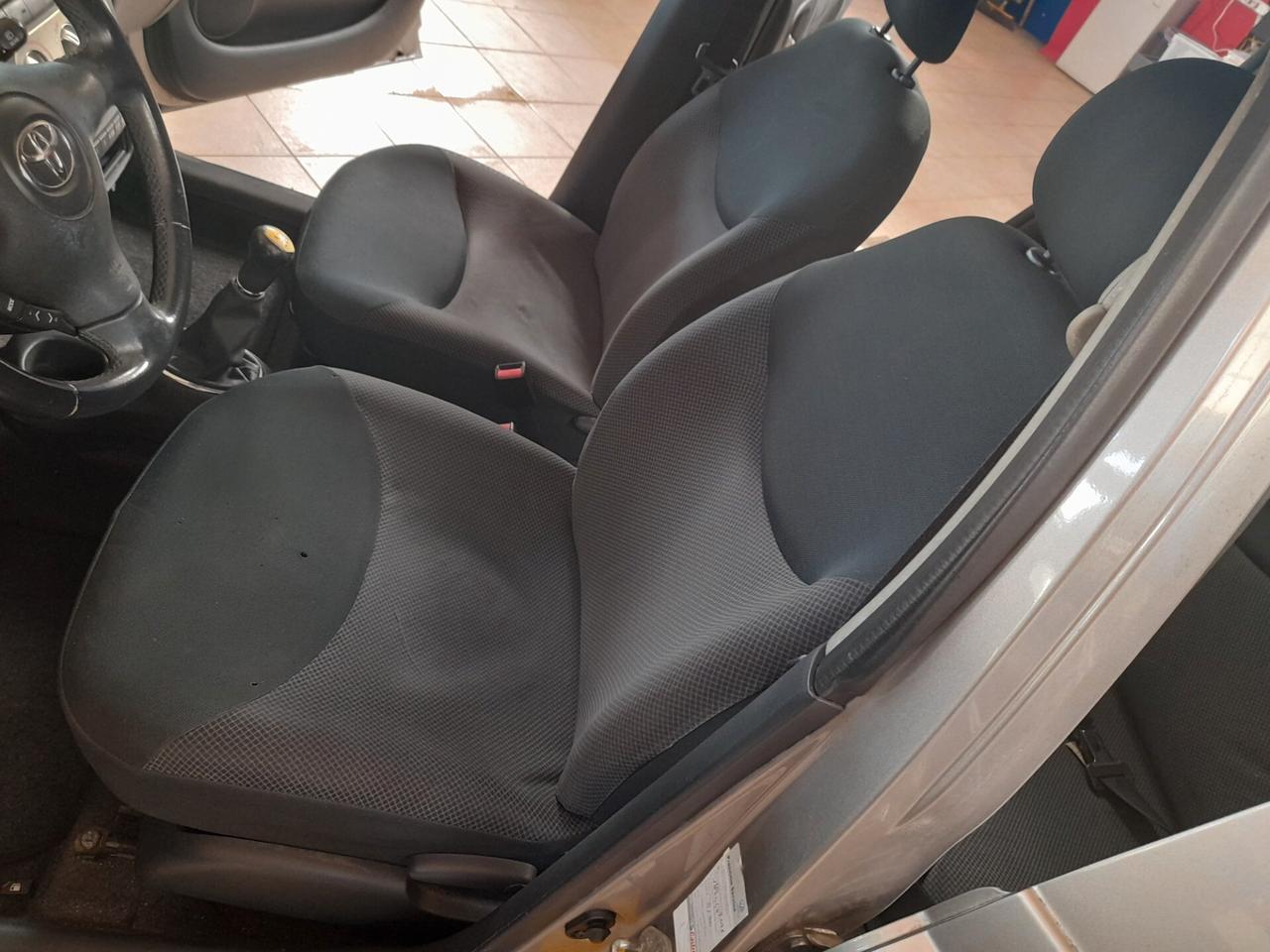 Toyota Yaris 1.0i 16V cat 5 porte Sol '03