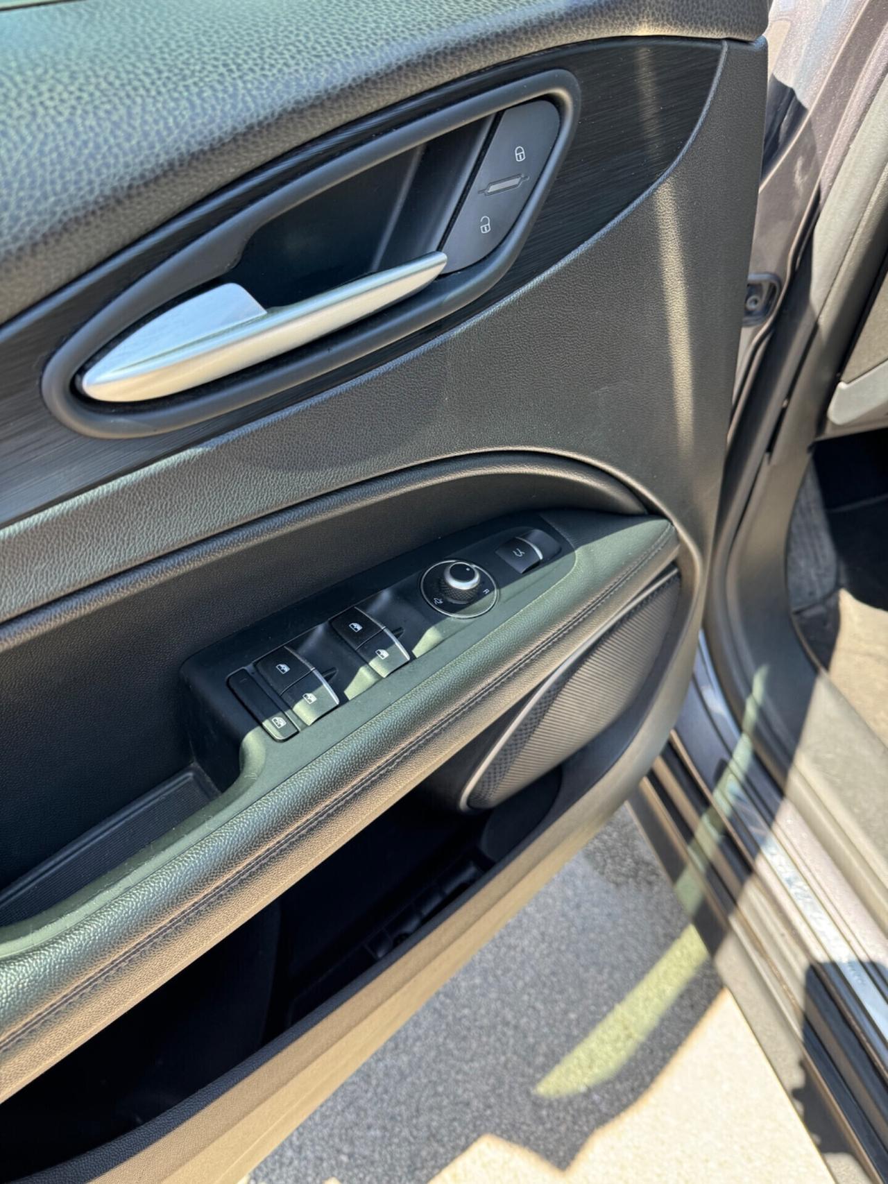 Alfa Romeo Stelvio 2.2 Turbodiesel 180 CV AT8 Q4 Business