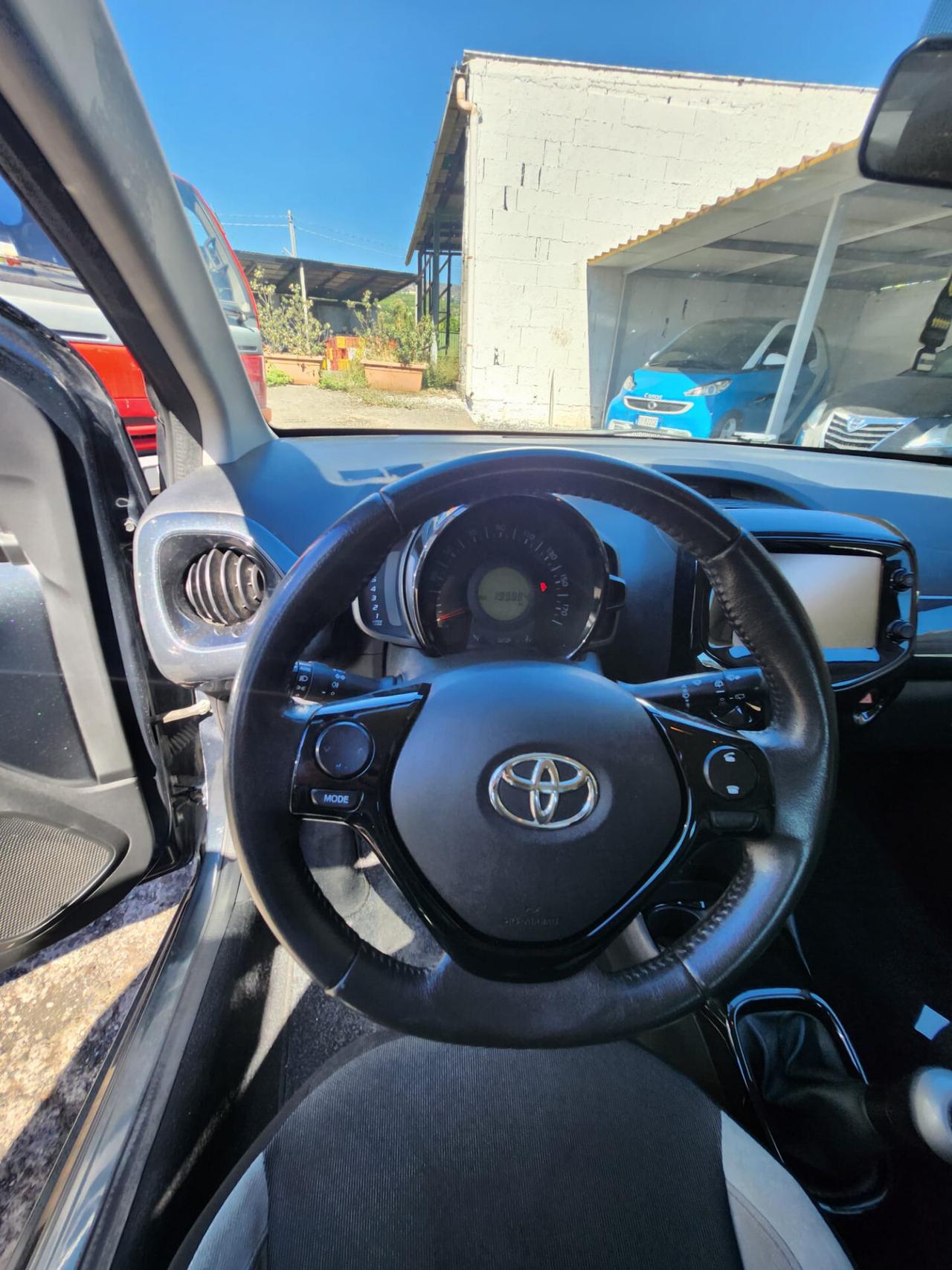 Toyota Aygo 1.0 VVT-i 69 CV 5 porte x-wave