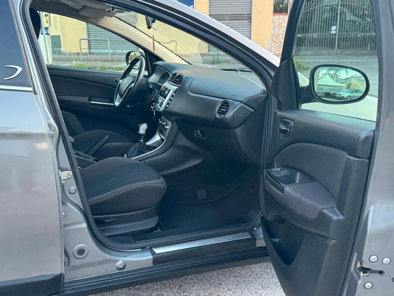 Lancia Delta 1.6 MJT DPF 105 CV Gold