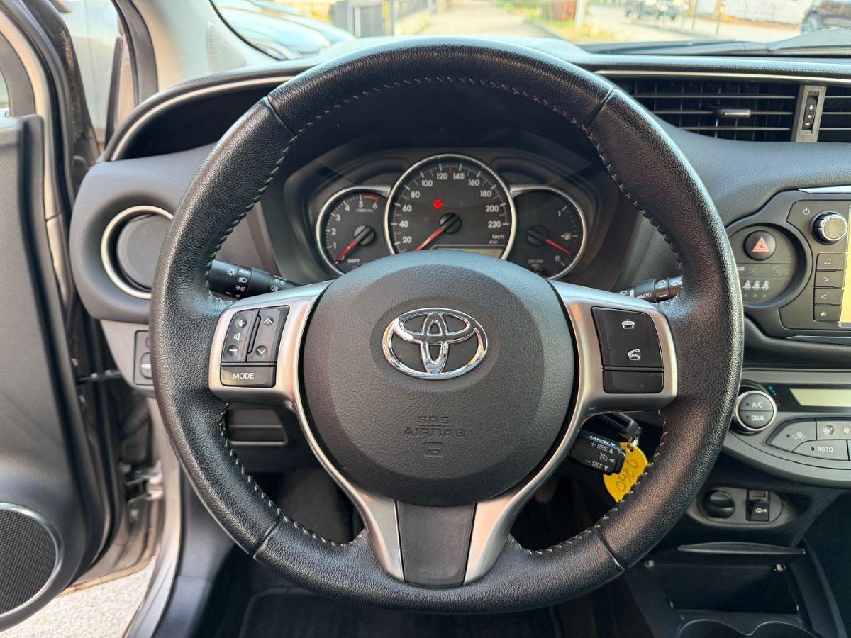 TOYOTA - Yaris - 1.4 D-4D 5p. Lounge #1PROPRIETARIO
