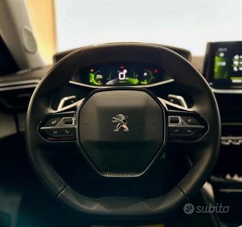 Peugeot 2008 BlueHDi 130 S&S EAT8 Allure