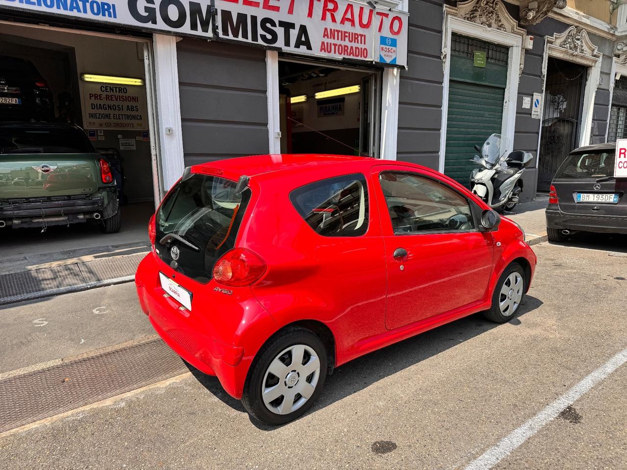 Toyota Aygo 1.0 OK NEOPATENTATI - COME NUOVA - POCHI KM