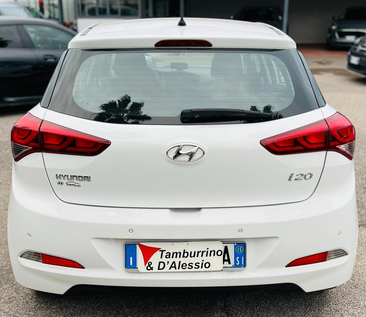 Hyundai i20 1.2 MPI MT Connectline