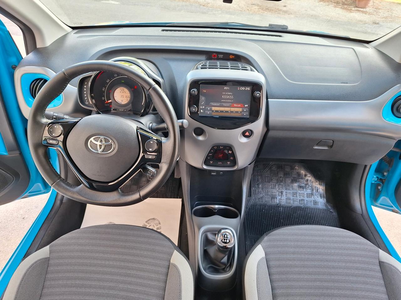 Toyota Aygo 1.0 5 porte x-cool 35000 km 2019
