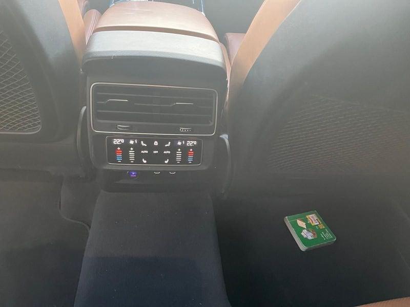 Audi Q8 RS Q8 TFSI V8 quattro tiptronic