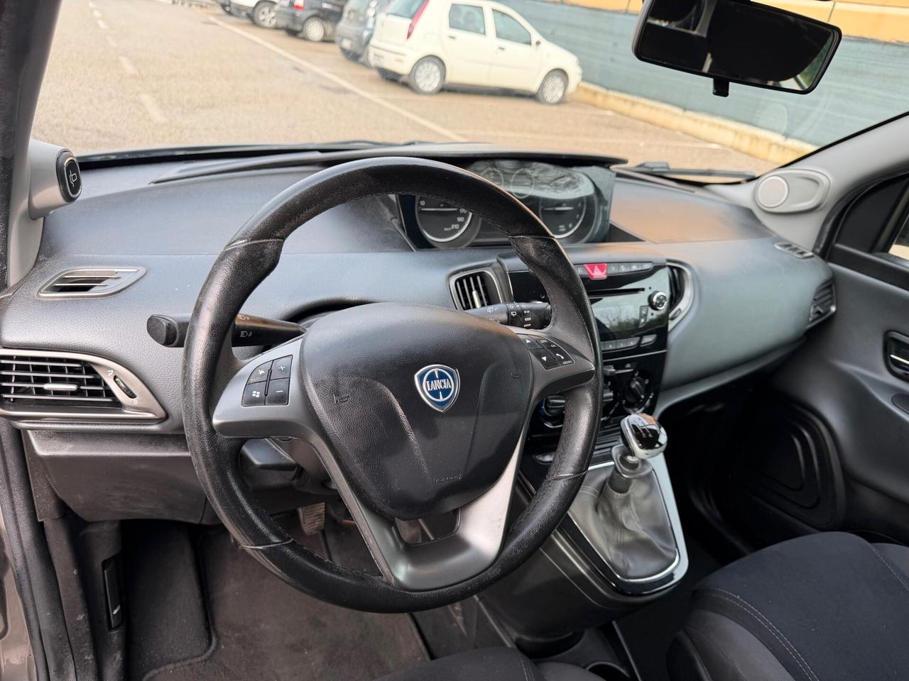 Lancia Ypsilon 1.2 - NEOPATENTATI - 12 MESI DI GARANZIA -