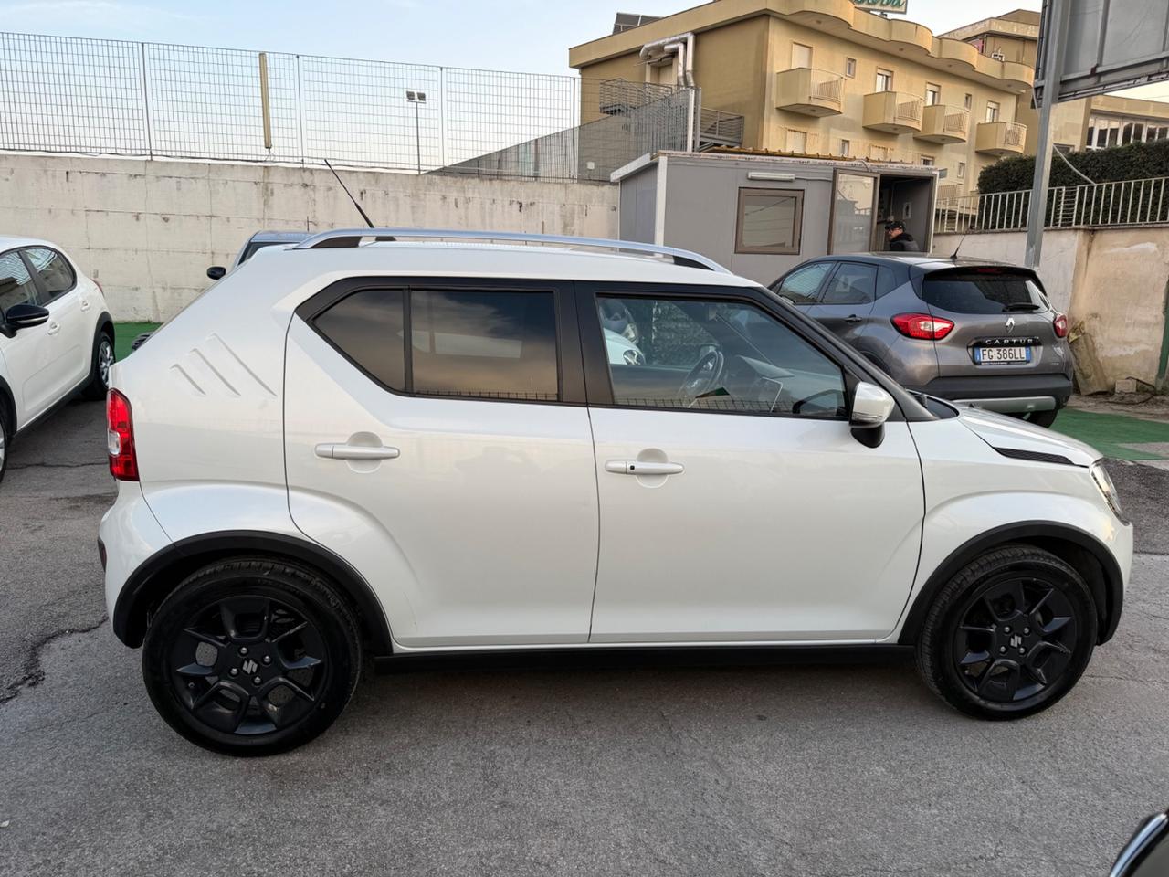 Suzuki Ignis 1.2 Hybrid Top