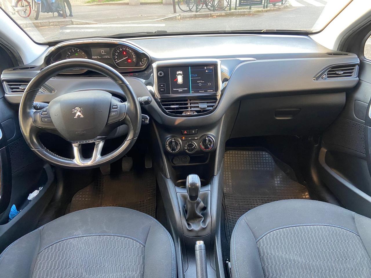 Peugeot 208 Signature 1.2 PureTech #9979