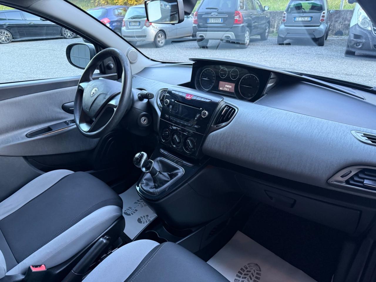 Lancia Ypsilon 1.2 69 CV 5 porte Silver