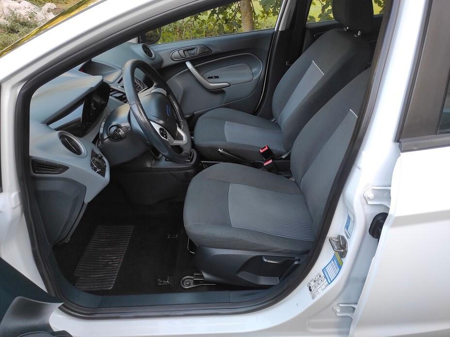 Ford Fiesta 1.4 5 porte Bz.- GPL Titanium
