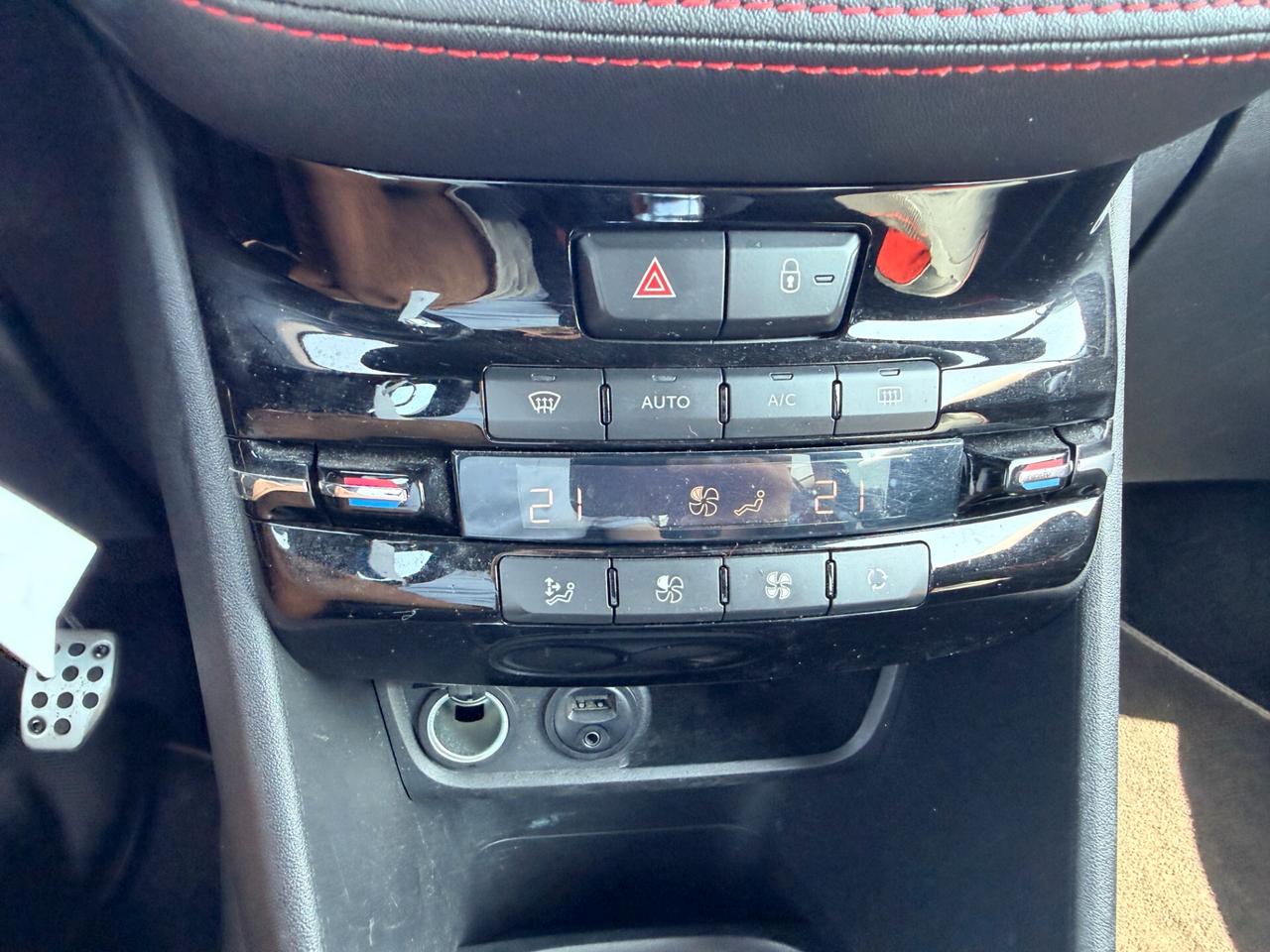 Peugeot 208 THP 200CV 3 porte GTI