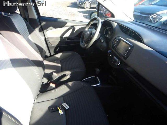 TOYOTA Yaris Yaris III 2017 5p 1.5h Business - FW366AT