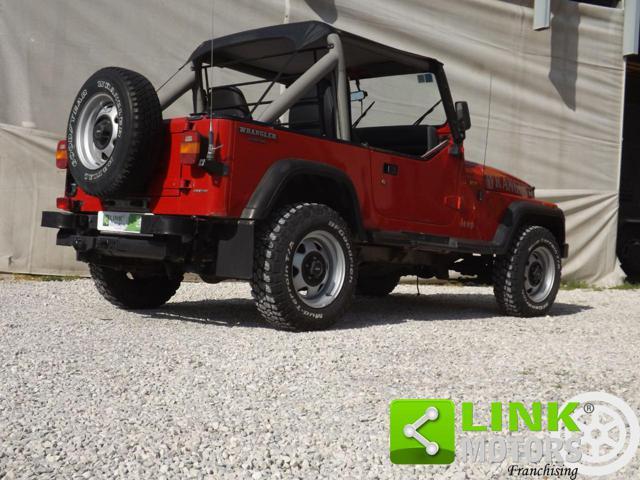 JEEP Wrangler 2.5 Laredo in ordine di carrozzeria e meccanica