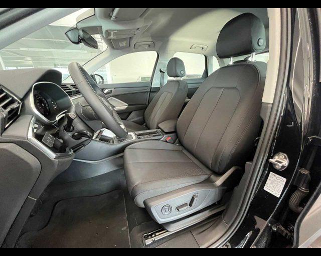 AUDI Q3 35 TDI S tronic Business Advanced