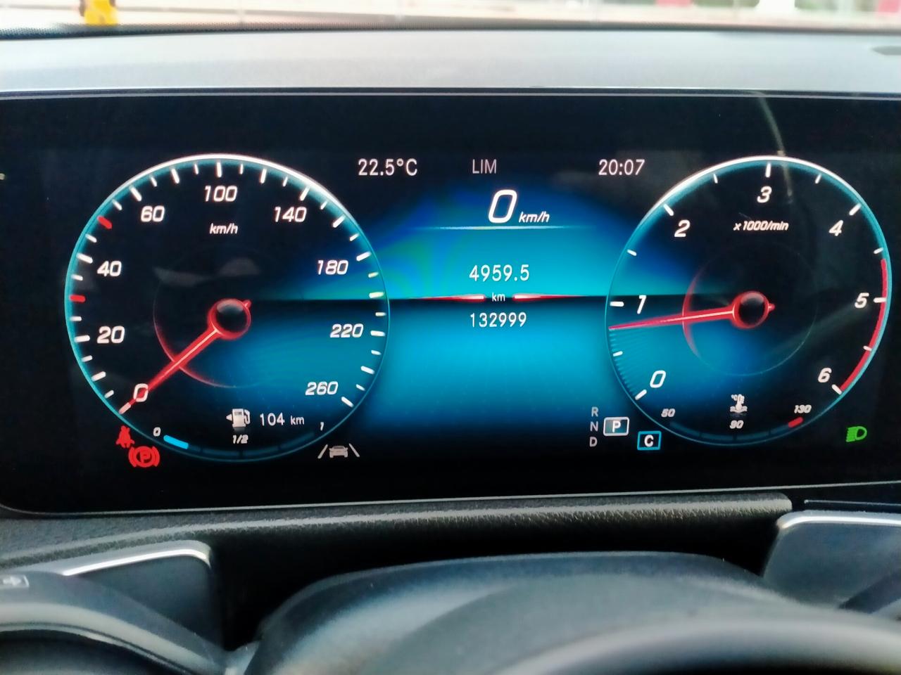 Mercedes-Benz GLB 180 D LED / TETTO APRIBILE /LUCI AMBIENT SOFFUSE / DISPLAY MAXI /AUT.8M.
