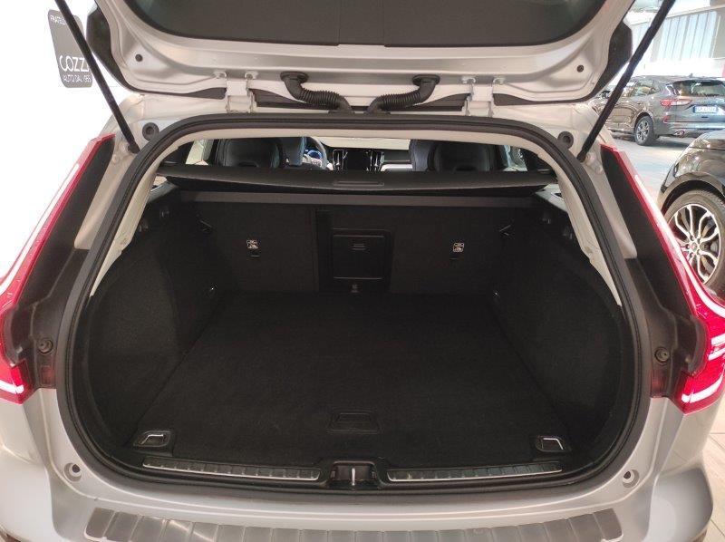 VOLVO V60 (2018-->) - V60 B4 (d) Geartronic Momentum Business