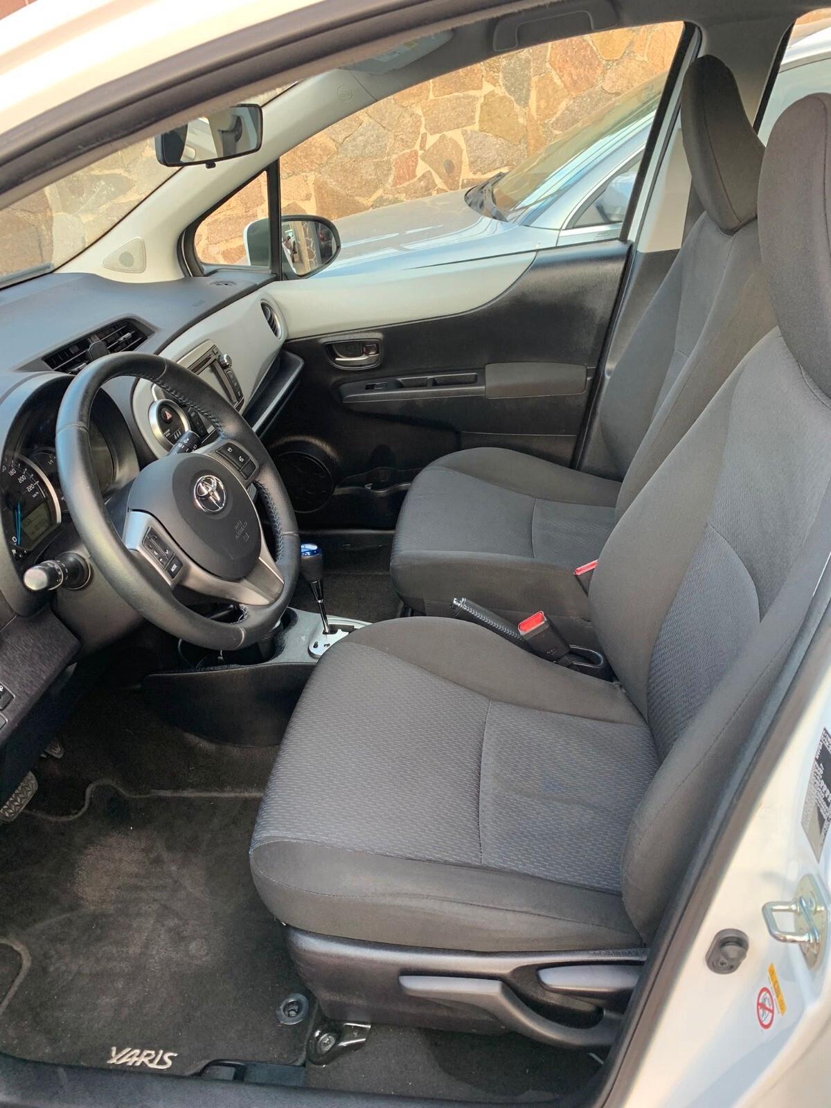 Toyota Yaris 1.5 Hybrid 5 porte Lounge