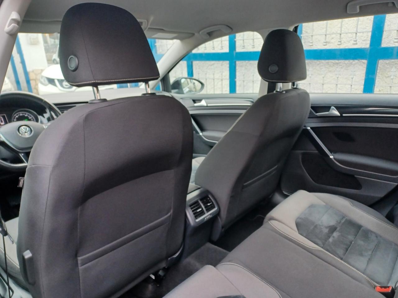 Volkswagen GOLF 1.6 TDI 110 CV DSG Highline