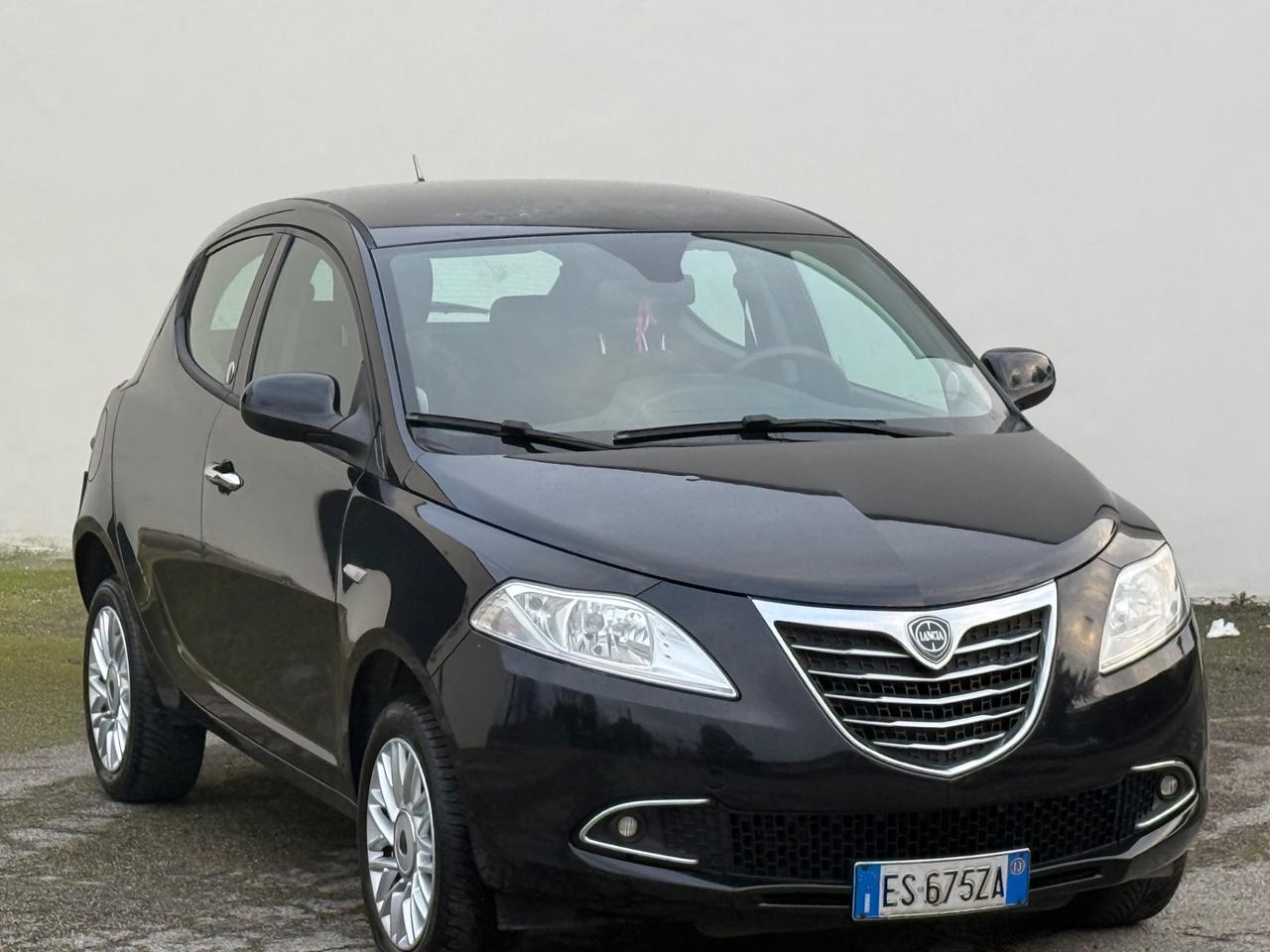 Lancia Ypsilon 0.9 TwinAir 85 CV 5 porte Metano Ecochic Gold