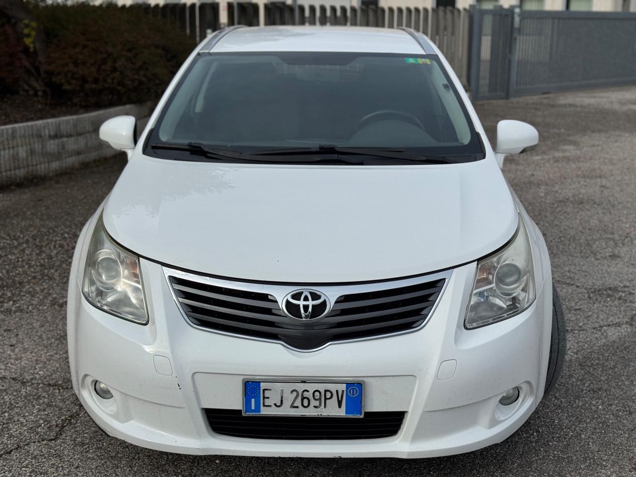 Toyota Avensis 2.0 D-4D 126cv Solo per Export