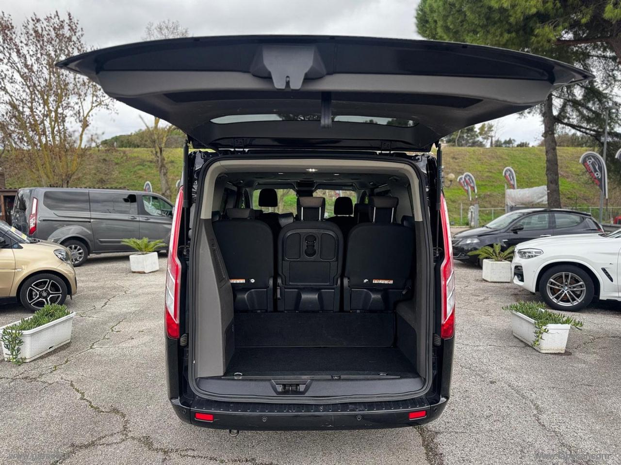 Tou.Cust. 320 2.0 EcoB 130 MHEV PC Tit.