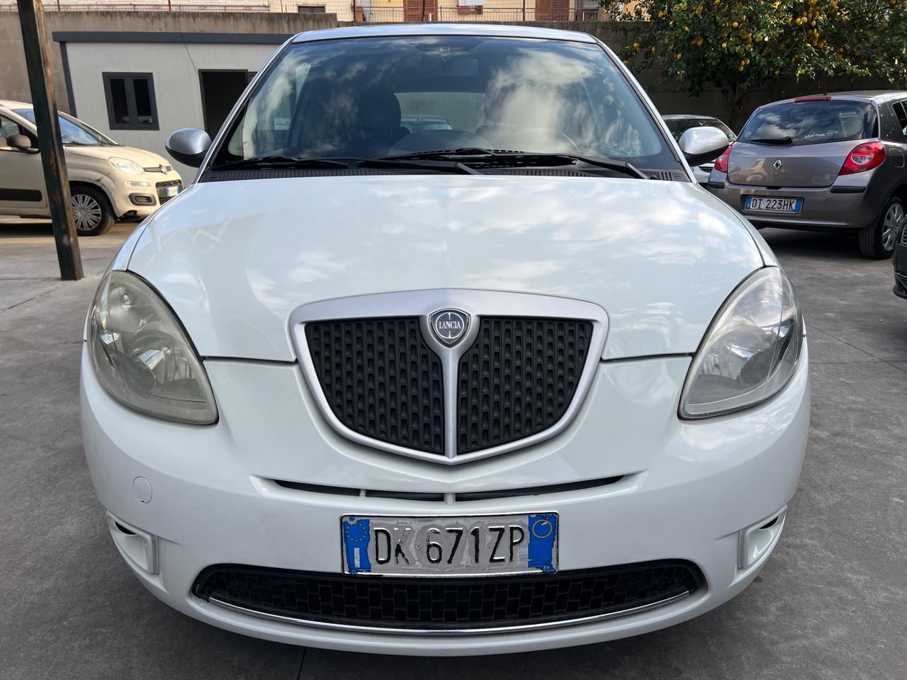 Lancia Ypsilon 1.2 Versus