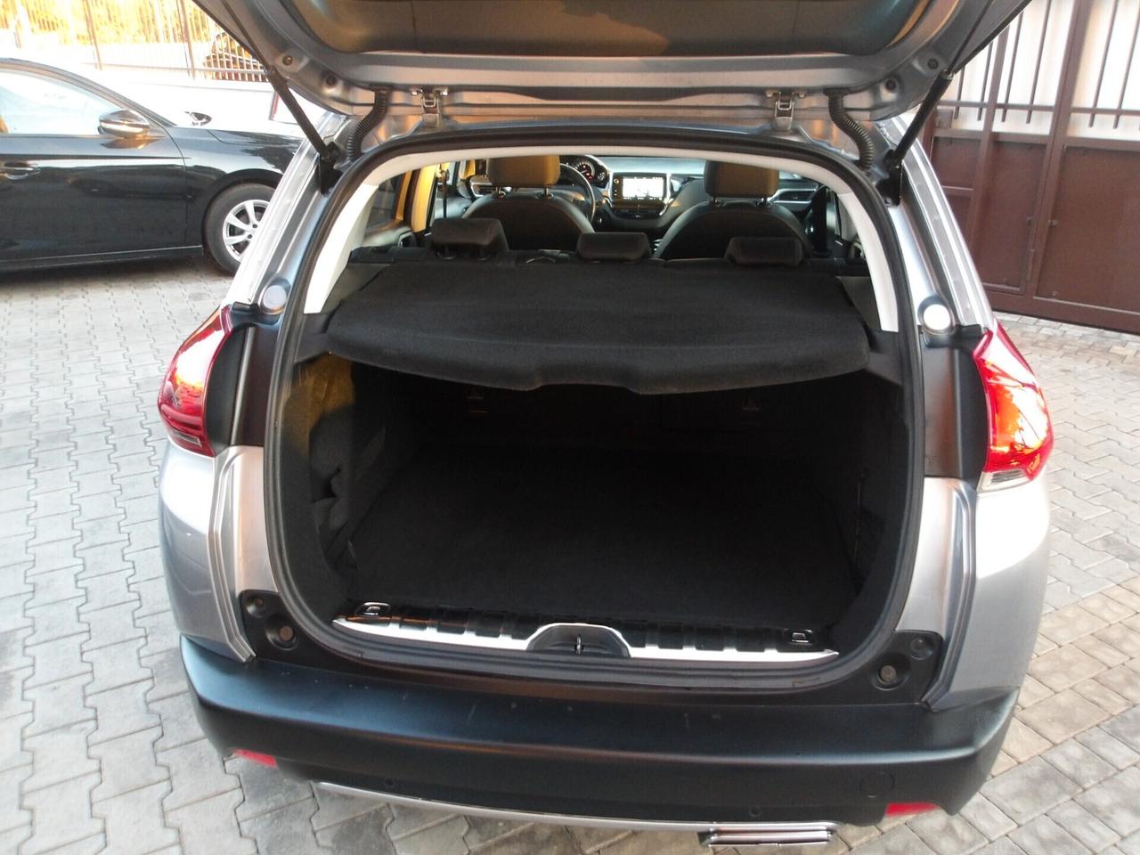 PEUGEOT 2008 1.2 BENZ-GT LINE-AUTO-NAVI