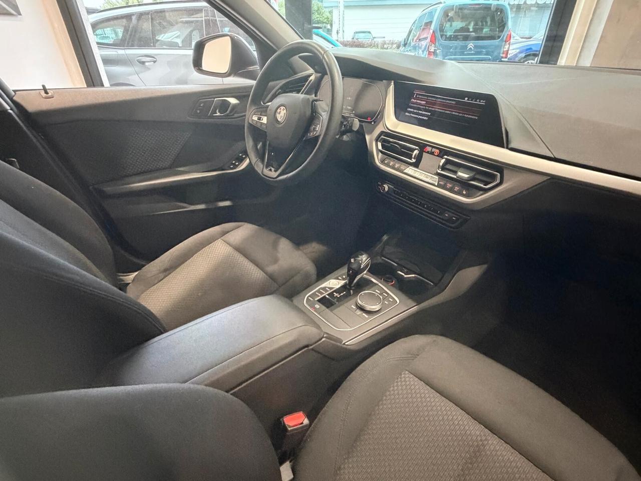 Bmw 118 118d 5p. Business Advantage