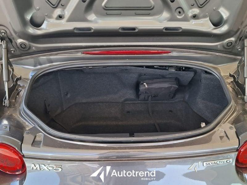 Mazda MX-5 1.5L Skyactiv-G 132 CV Soft Top Roadster Exclusive-Line