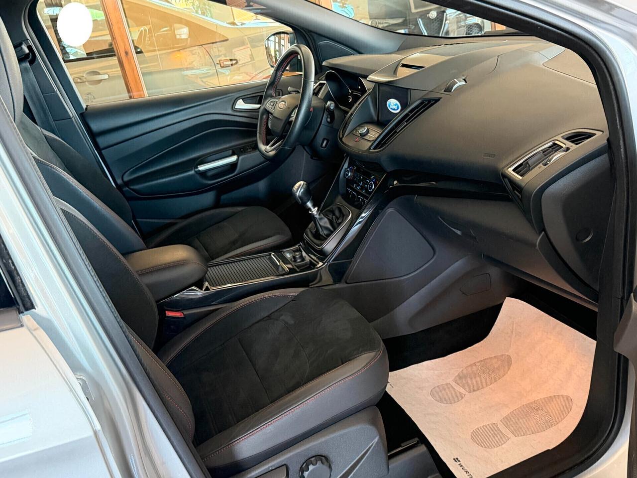 Ford Kuga 2WD 2.0 TDCI 120 cv. ST LINE