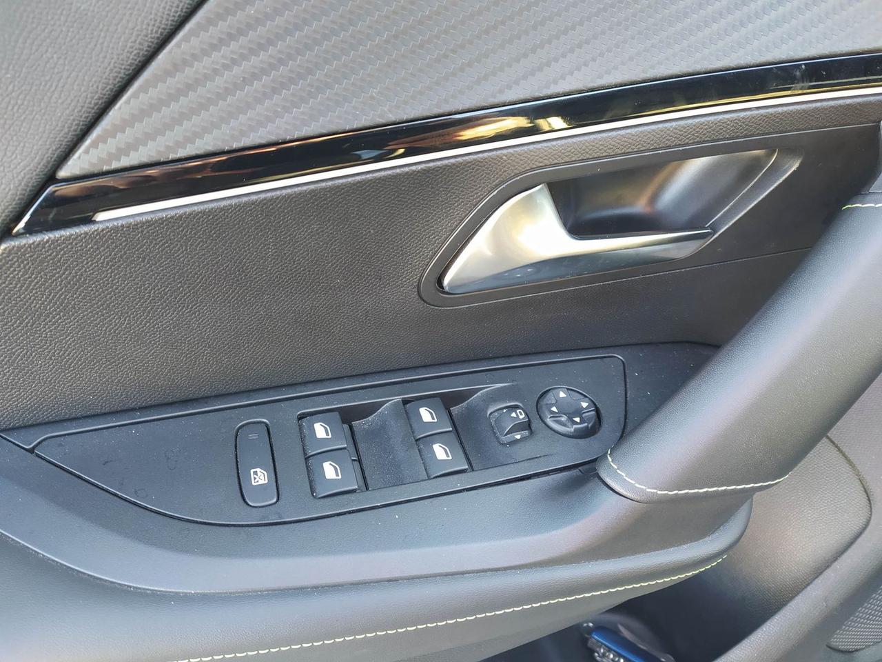 Peugeot 2008 GT e-2008 156 #8105