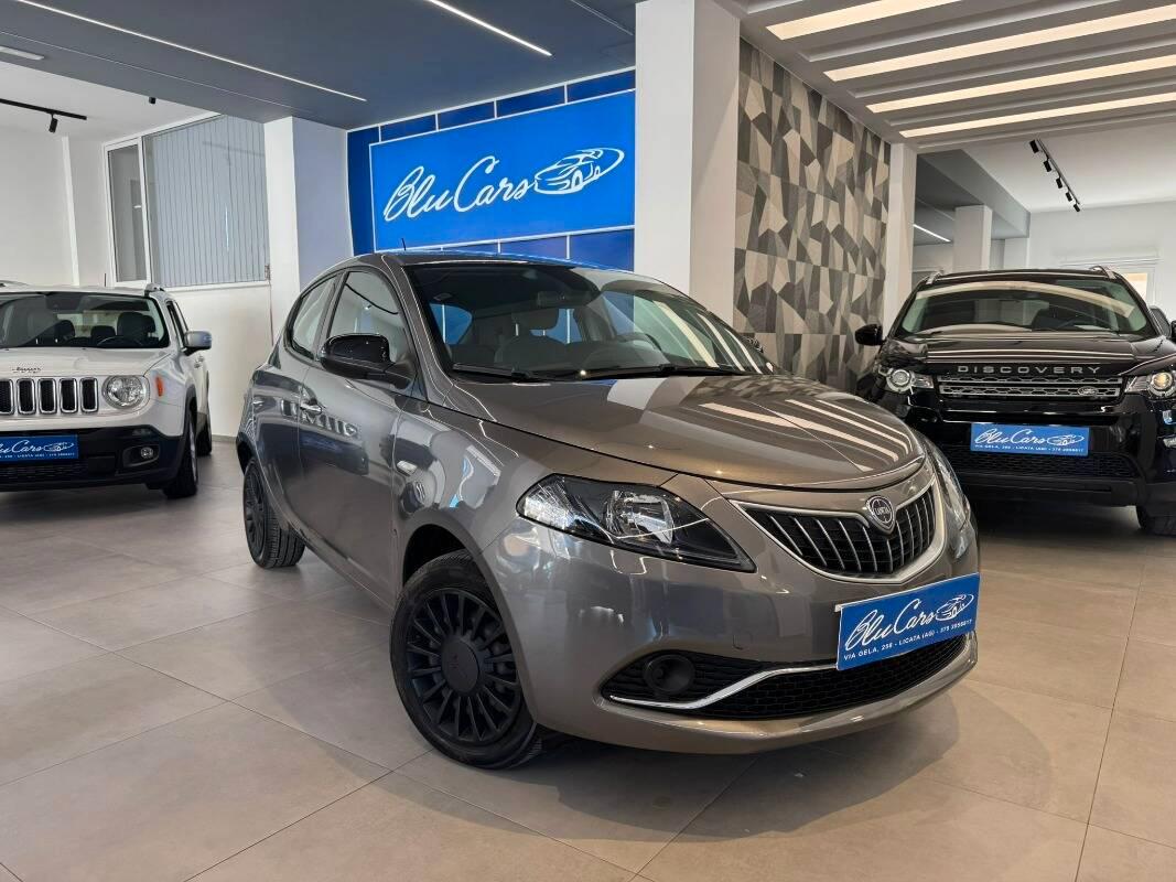 Lancia Ypsilon III 1.0 firefly hybrid Silver s&s 70cv