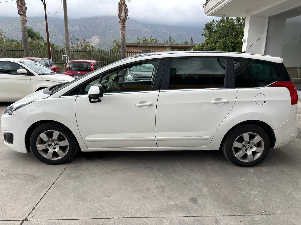 Peugeot 5008 1.6 e-HDi 115CV Stop&Start ETG6 Allure