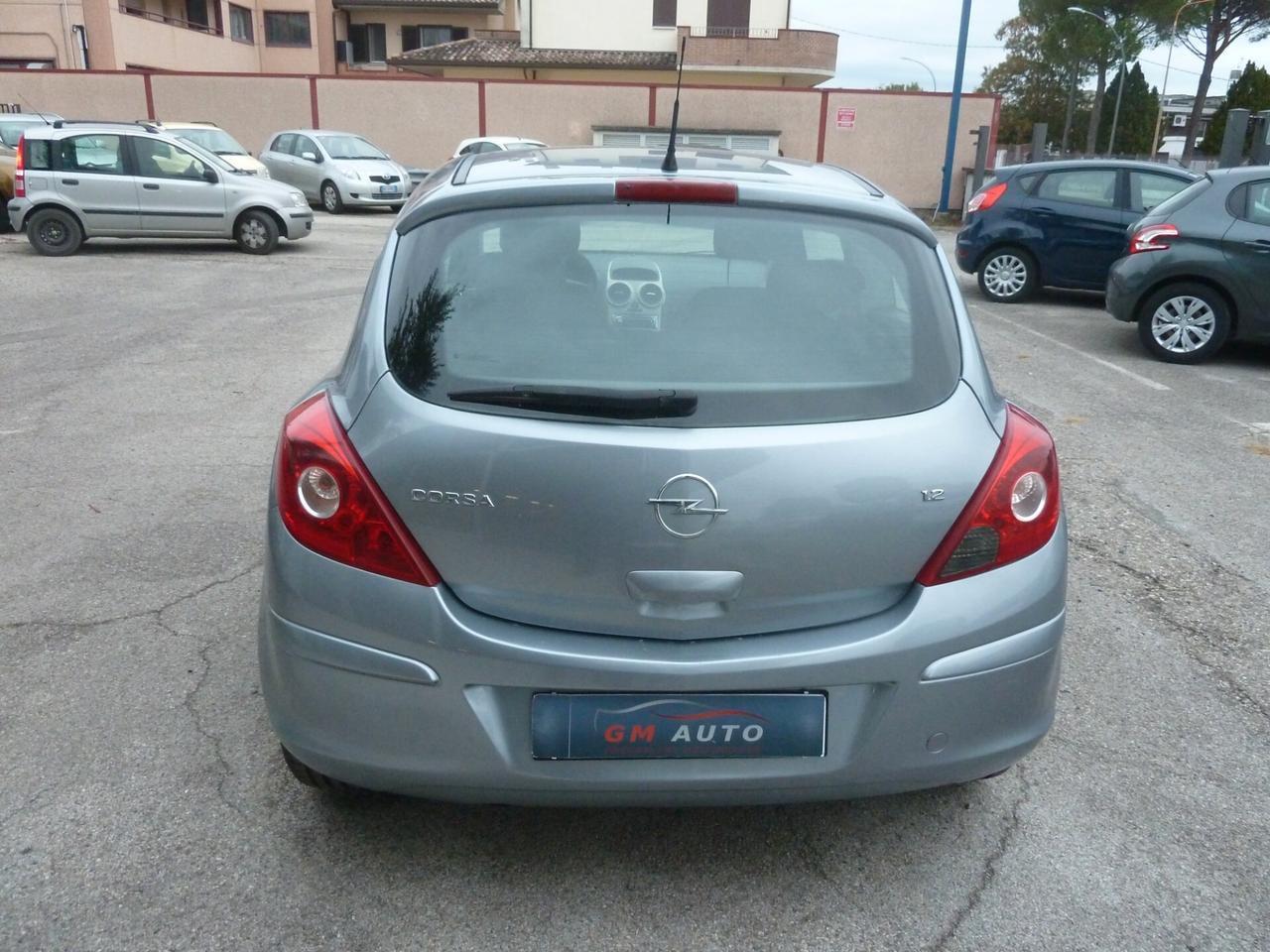 Opel Corsa 1.2 3 porte Club Ok Neopatentati