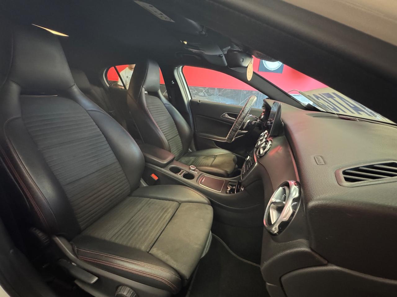 Mercedes-benz GLA 200 180 d Automatic Premium