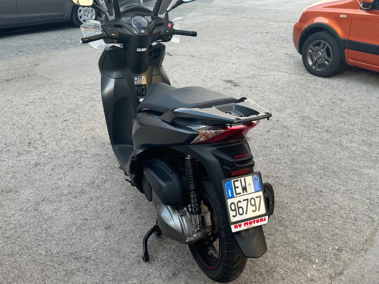 Honda SH 300 i Sport